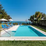 Beachfront - Pool