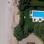 Beachfront - Pool