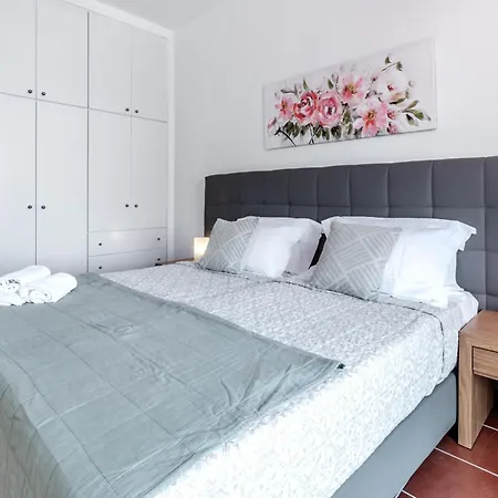 Beachfront - Pool * Barbati