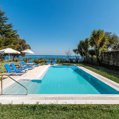 Beachfront - Pool