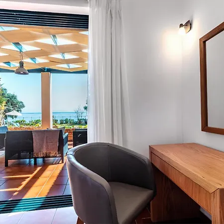 Beachfront - Pool Villa