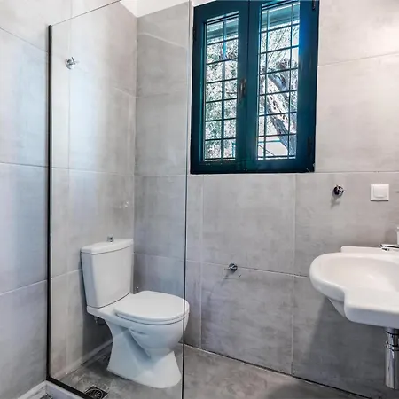 Beachfront - Pool וילה