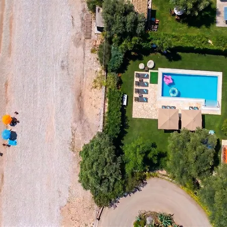 Beachfront - Pool Vilă